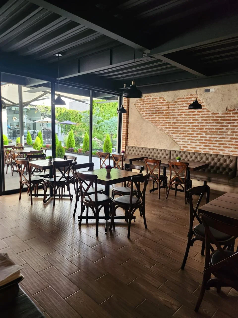 Área de restaurante del Club de Empresarios